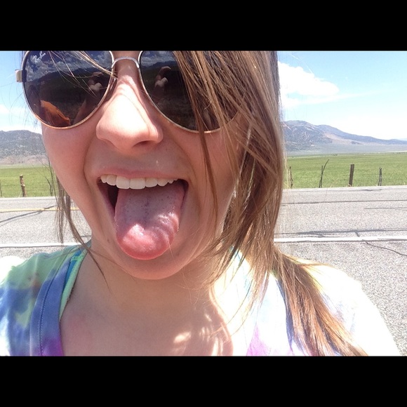 Profile Picture of Julia Teplyuk (@vanillacactus) on Poshmark