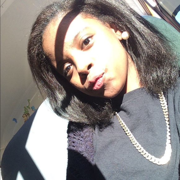 Profile Picture of Octavia Barnes (@taebarnes) on Poshmark