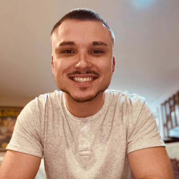 Profile Picture of Blake Curtis (@blakecurtis32) on Poshmark