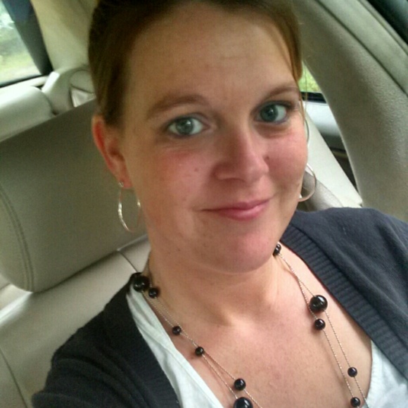 Profile Picture of Heather Spaulding (@heather59) on Poshmark