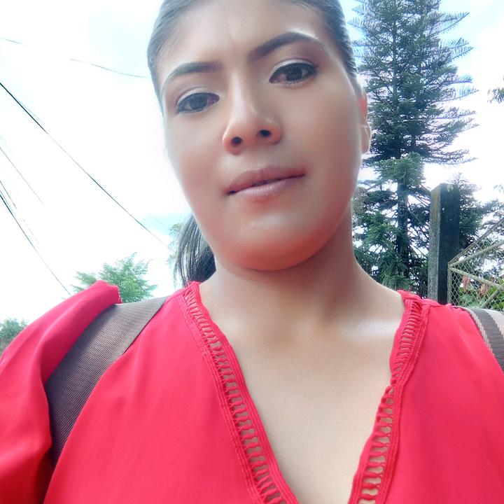 Profile Picture of ceci (@gloriachigue) on Tiktok