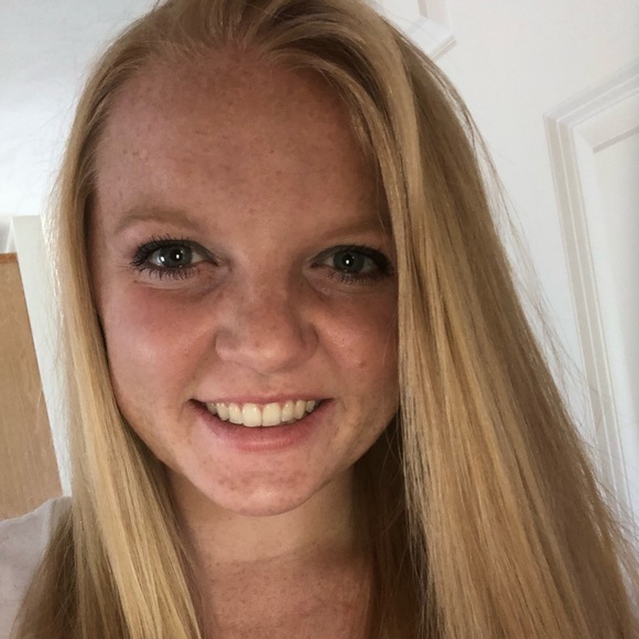 Profile Picture of Kimberly Dent (@dentk14) on Poshmark
