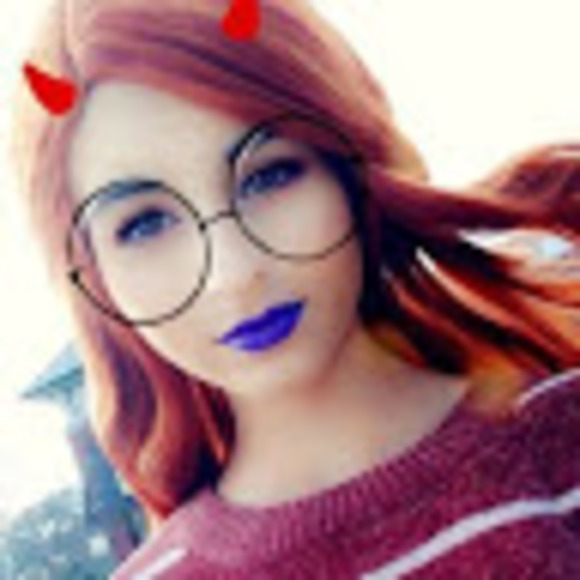 Profile Picture of Julia rain Andrade (@rainorshine592) on Poshmark