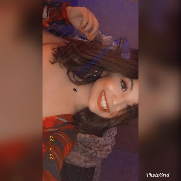 Profile Picture of Marissa Badgett (@marissabadgett) on Poshmark