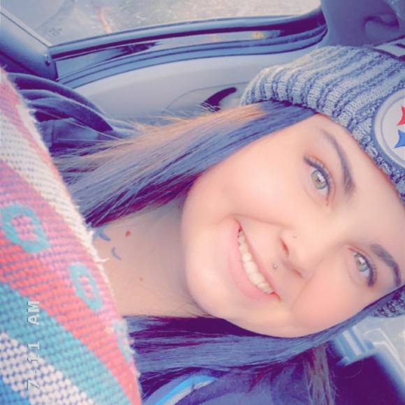 Haley Burger - Poshmark Profile Picture of Haley Burger (@haley_burger) on Poshmark