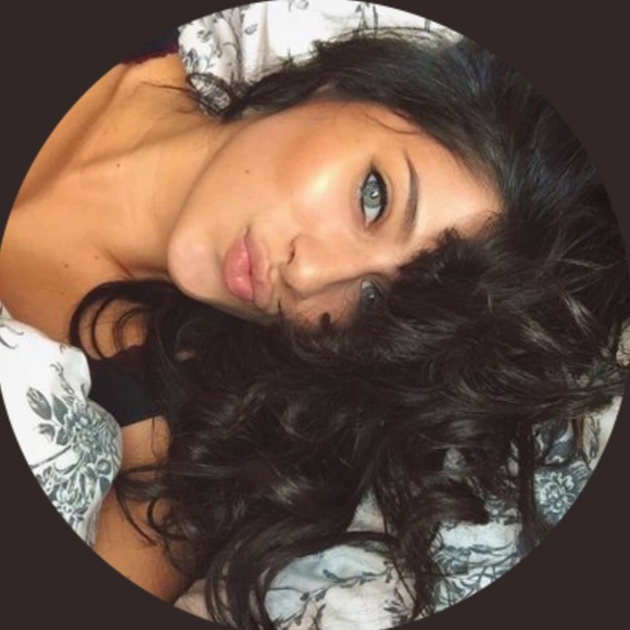 Profile Picture of Alex Leiva (@alex_leiva) on Poshmark