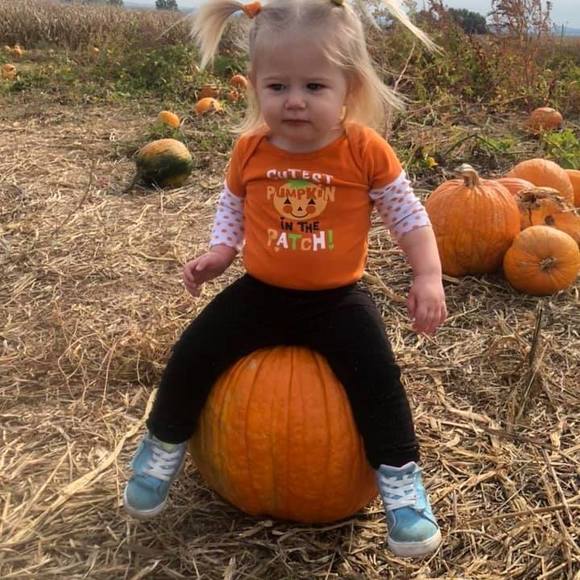 Profile Picture of Donna Neetz (@donna1514) on Poshmark