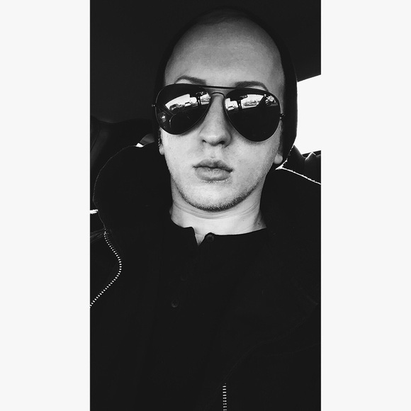 Profile Picture of Berlin Viviani (@berlinviviani) on Poshmark