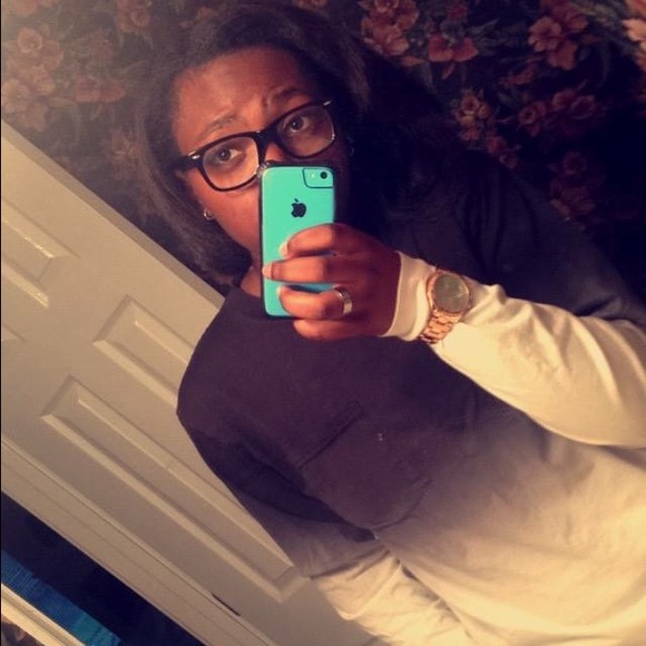 Profile Picture of Ruby Nettles (@renzzae) on Poshmark