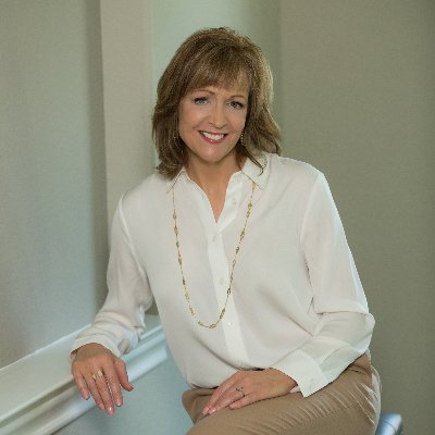 Profile Picture of Dawn Allen (@WordEnthusiasts) on Twitter