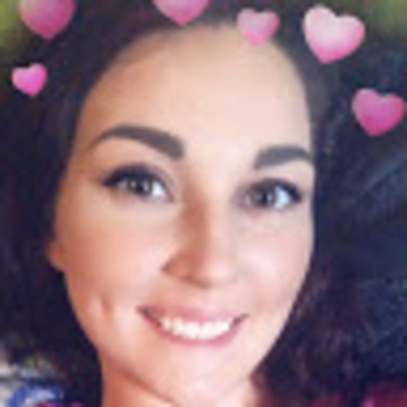 Profile Picture of Noelle Grodhaus (@ngrodhaus) on Poshmark