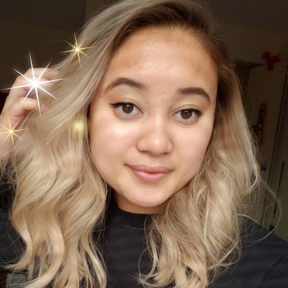 Profile Picture of Kimberly Servande (@kservande) on Poshmark