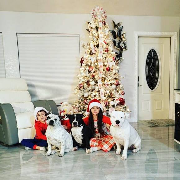 Profile Picture of Isarys Guillama (@melanye1993) on Poshmark