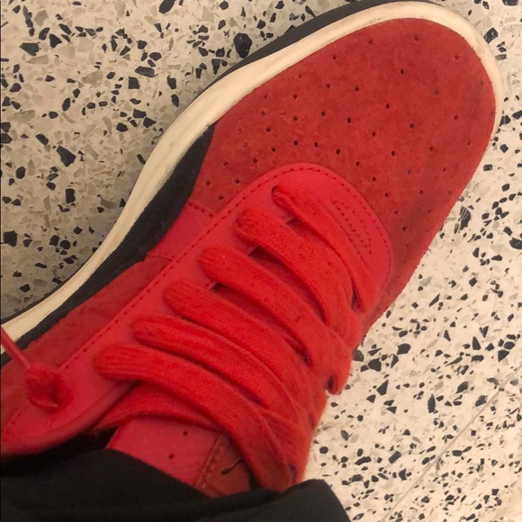 Profile Picture of Victor Paulino (@vicpaulino) on Poshmark