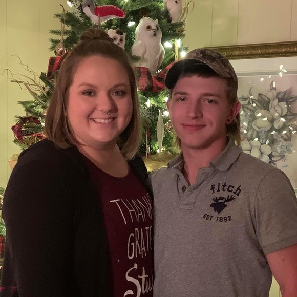 Profile Picture of Amber Arnett (@amberarnett92) on Poshmark