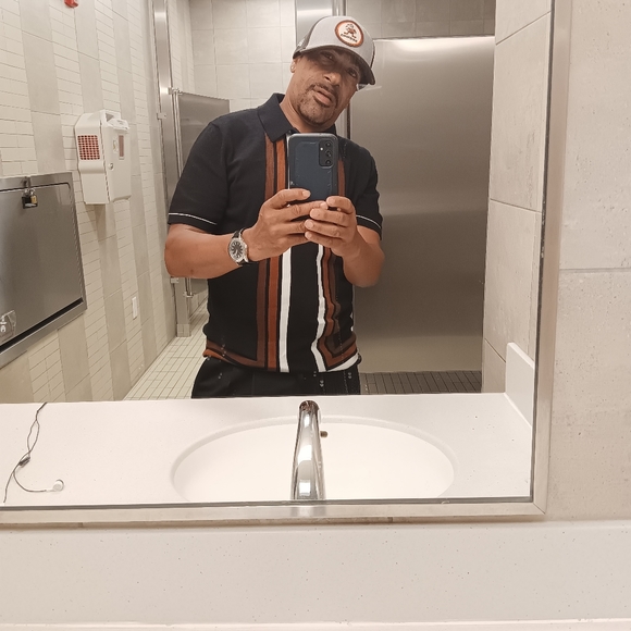 Profile Picture of Darwin Carthon (@johnnyblaze107) on Poshmark