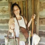 Profile Picture of Mary (@feathersandfolklore) on Instagram