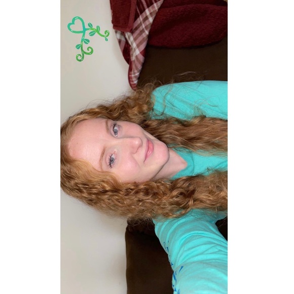 Profile Picture of Savannah Gill (@_savannahgill) on Poshmark