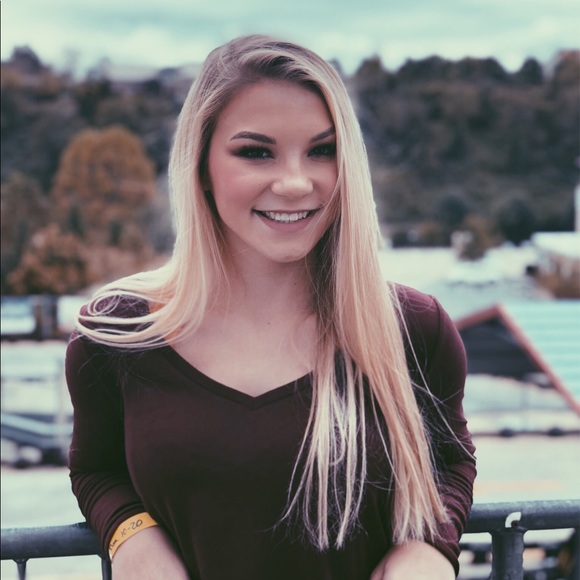 Profile Picture of Kenady Knittel (@kenady1knittel) on Poshmark