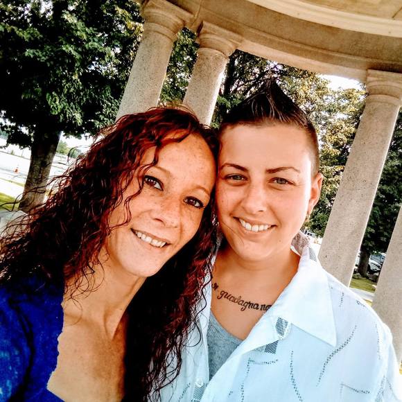 Profile Picture of Erika Pelrine (@erikalee978) on Poshmark