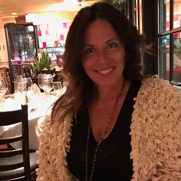 Profile Picture of Jodi Zwicker (@jodizwicker) on Poshmark