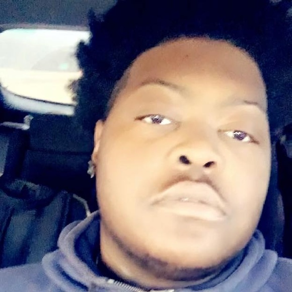 Profile Picture of Raydell Clifton (@raydell1234) on Poshmark