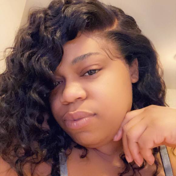 Profile Picture of Mznicia Mznicia (@mznicia) on Poshmark