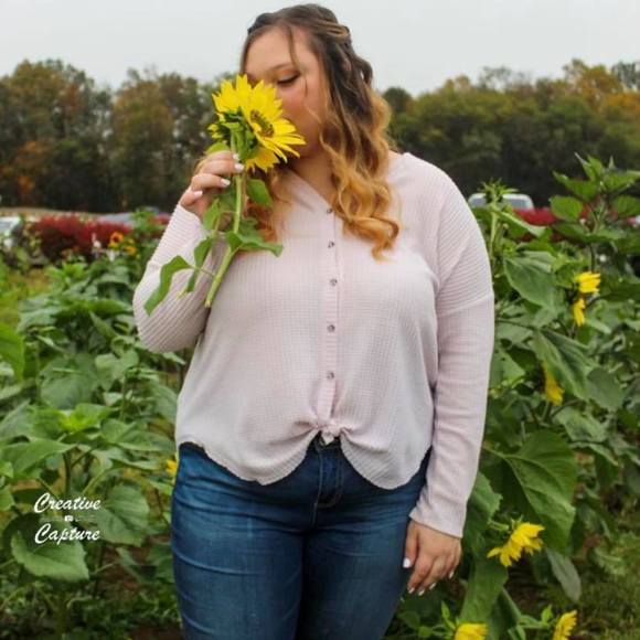 Profile Picture of Saydi Laurence (@saydilaurence) on Poshmark