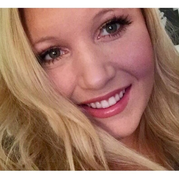Profile Picture of Hannah Kaske (@kaskehannah1) on Poshmark