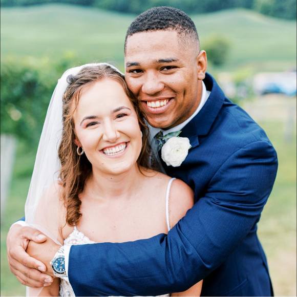 Profile Picture of Abigale Enrici (@enriciabigale27) on Poshmark