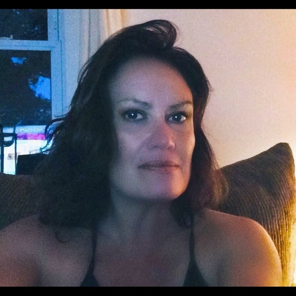 Profile Picture of Lori Burian (@lburian1) on Poshmark