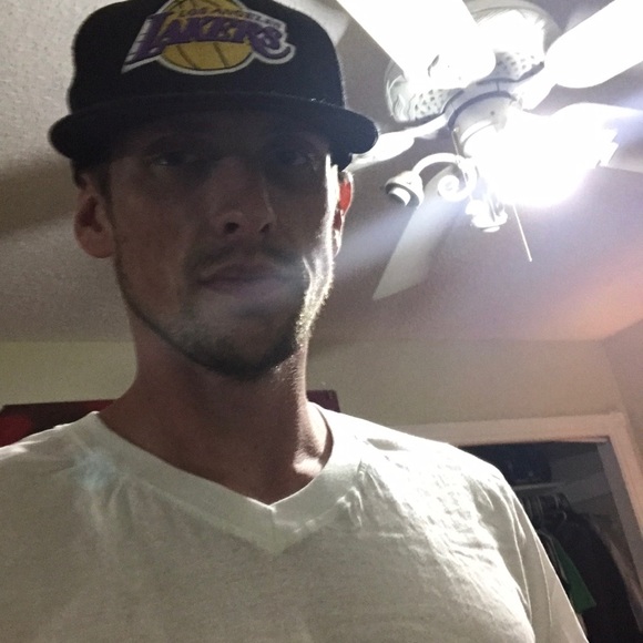 Profile Picture of Andre Scherencel (@drebudz143) on Poshmark