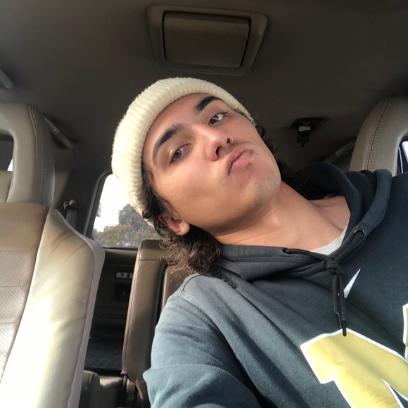 Profile Picture of Daven Standaert (@dsstandaert) on Poshmark