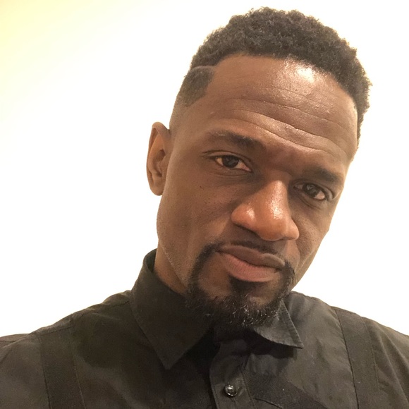 Profile Picture of Emanuel Thompson (@ecthomp40) on Poshmark