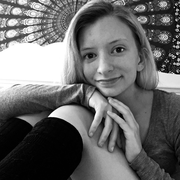 Profile Picture of Emily Kruckeberg (@emilymorgank) on Poshmark