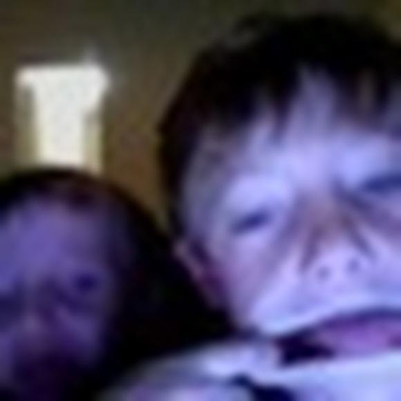 Profile Picture of Caroline Conville (@cconville) on Poshmark