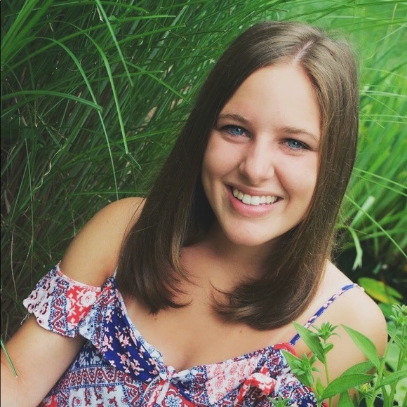 Profile Picture of Shannon Keller (@shannon_keller) on Poshmark