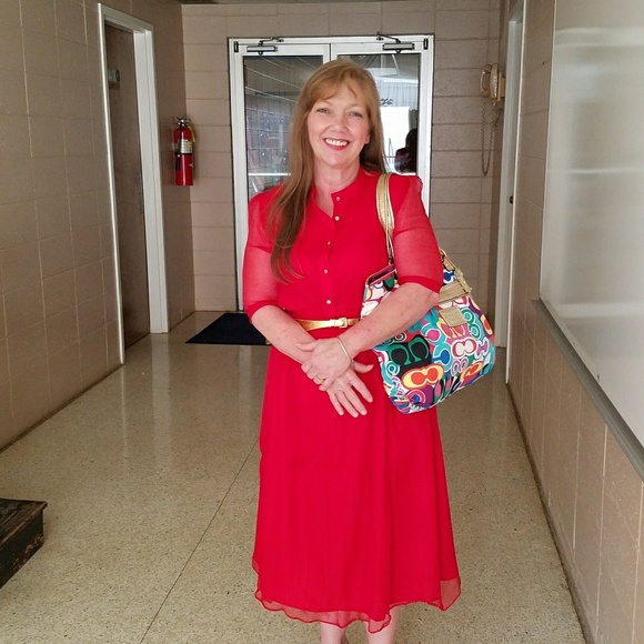 Profile Picture of Kandie Mardis (@kandiefun) on Poshmark