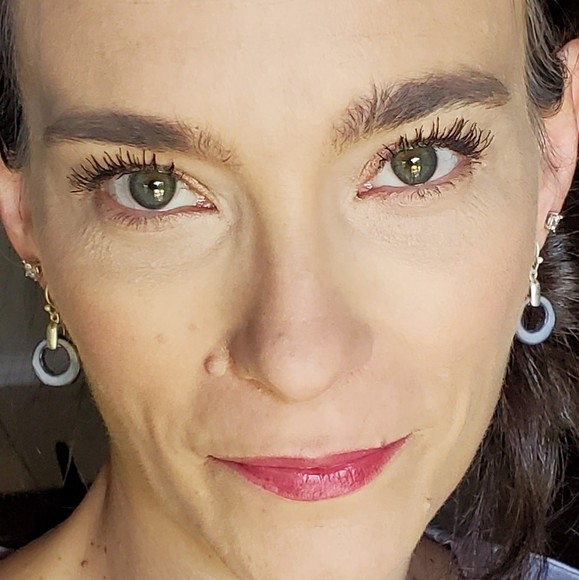 Profile Picture of Jenny Murphy (@jennyamurphy) on Poshmark