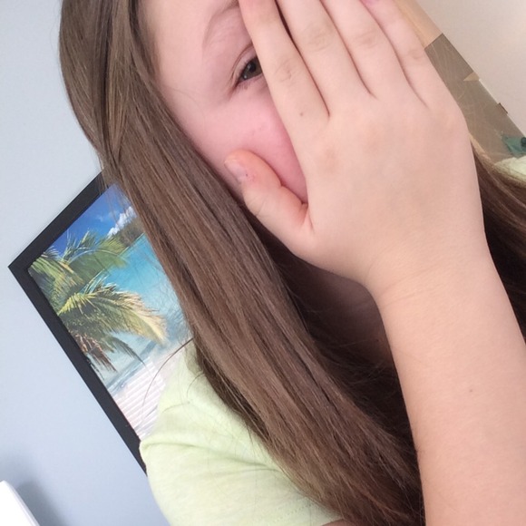 Profile Picture of Allie Ossinger (@awesomger) on Poshmark