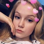 Profile Picture of Adriane (@adrianeslarsen) on Instagram