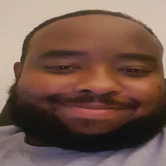 Profile Picture of Ronell Deadrick (@ronl7269) on Poshmark