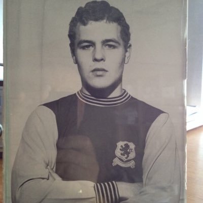 Profile Picture of Robert Glaze (@Bobbyglaze18) on Twitter