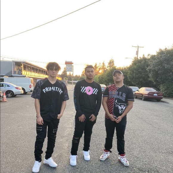 Profile Picture of Jesse Babauta (@jessebabauta) on Poshmark