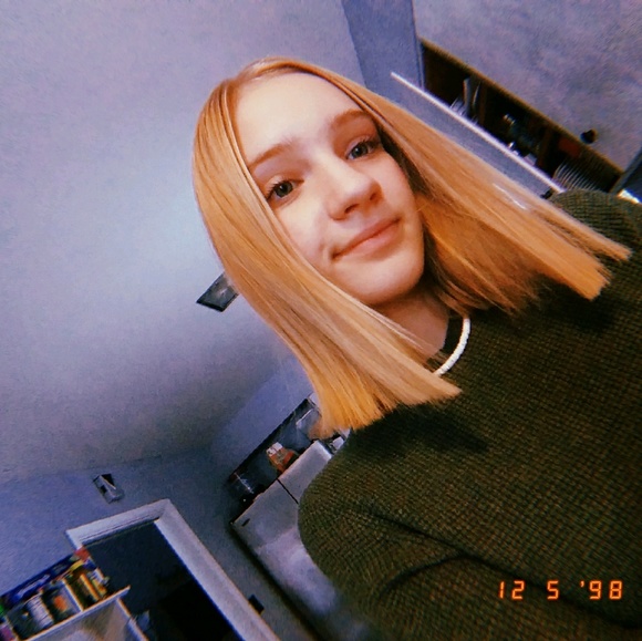 Profile Picture of Taylor Richards (@tay_jay_rich) on Poshmark