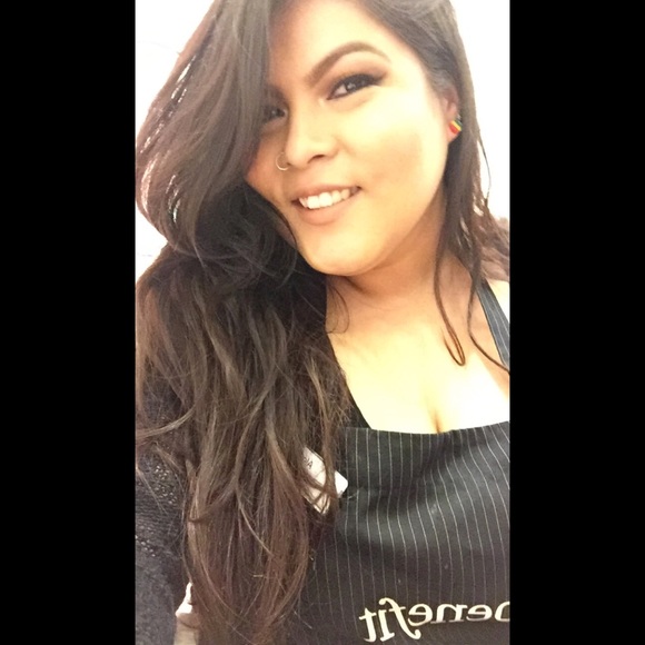 Profile Picture of Alexa Santana (@rouge_420) on Poshmark