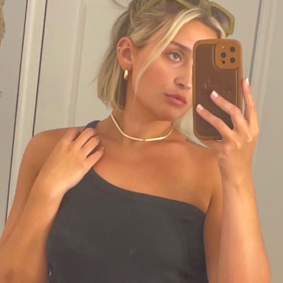 Tess Koslik - Poshmark Profile Picture of Tess Koslik (@tesskoslik) on Poshmark