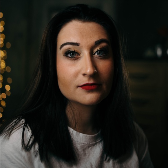 Danielle Delullo - Poshmark Profile Picture of Danielle Delullo (@delullod) on Poshmark