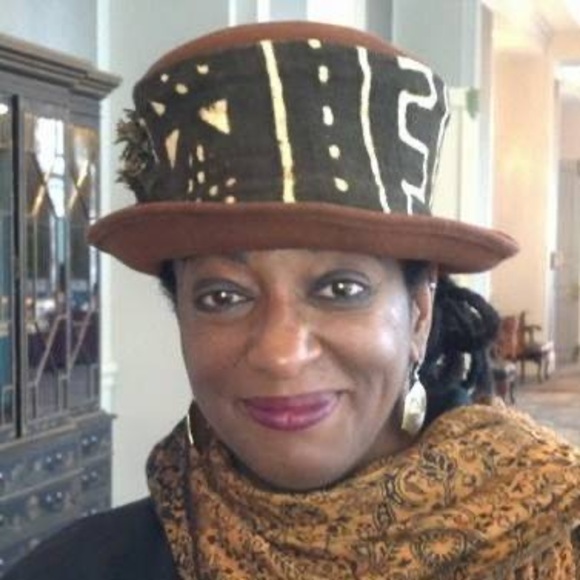 Profile Picture of Etta Lambert (@etta22701) on Poshmark