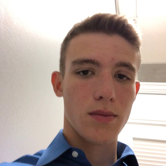 Profile Picture of Jonathan Jeter (@jeterjonathan32) on Poshmark